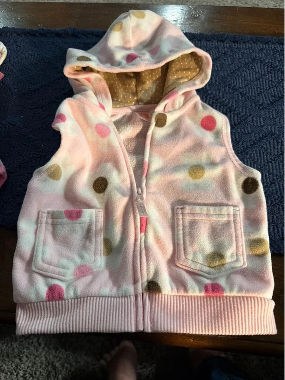 Set of 2 Sleeveless Jackets - 6 mths